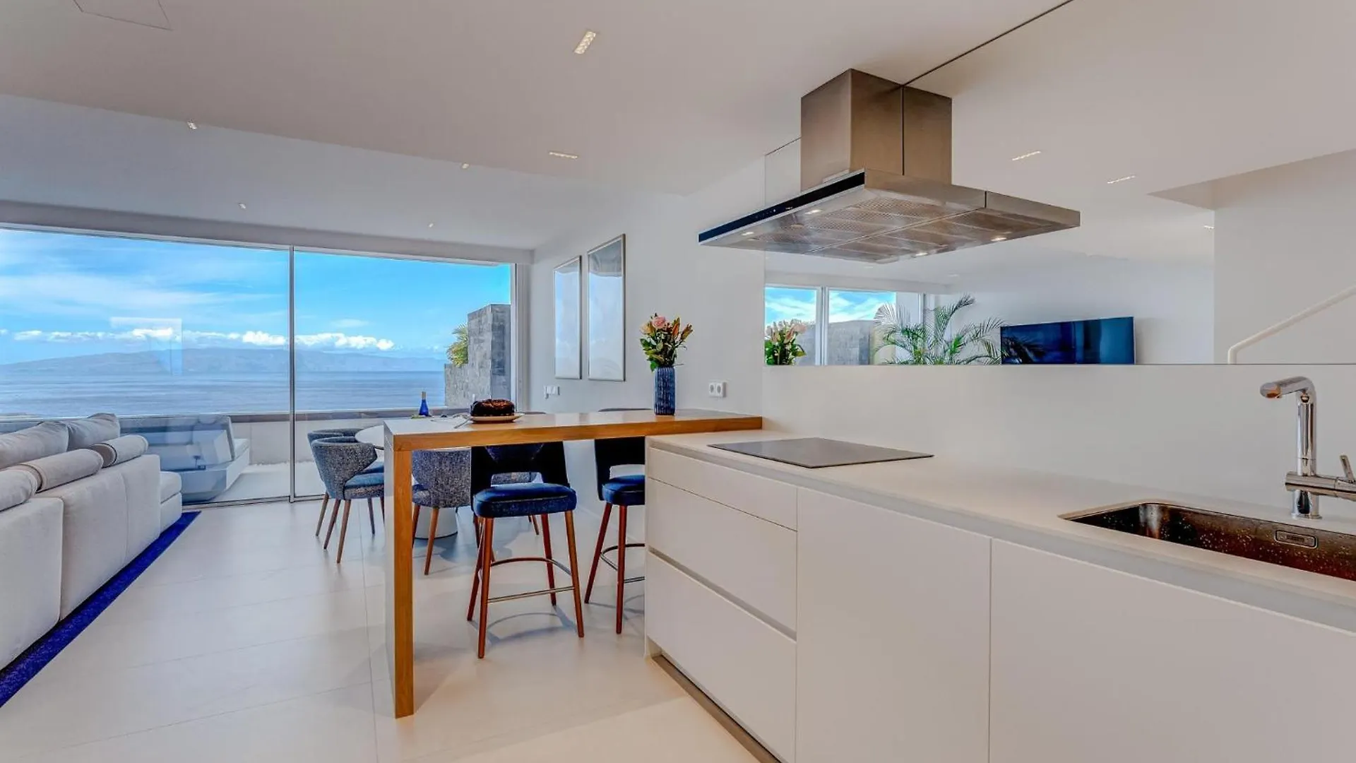 Apartment Aquasuites Luxury Penthouse A03 Acantilado de los Gigantes Spain