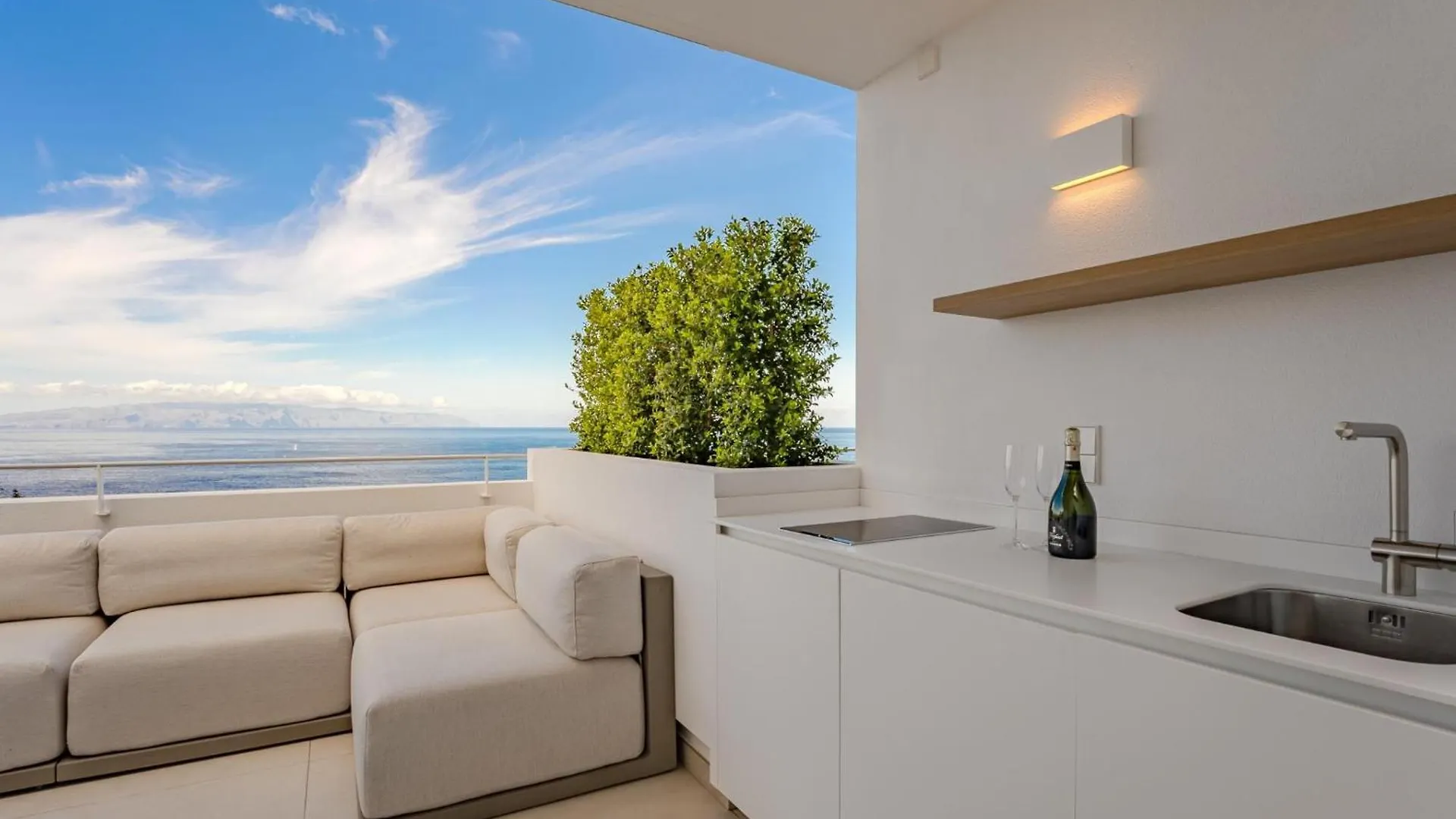 Aquasuites Luxury Penthouse A03 Acantilado de los Gigantes Apartment